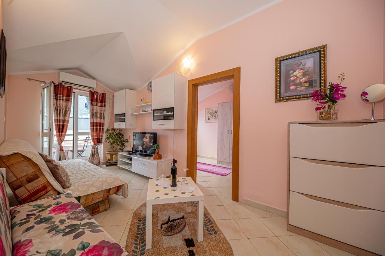 Fairytale 1 And 2 Apartment Budva